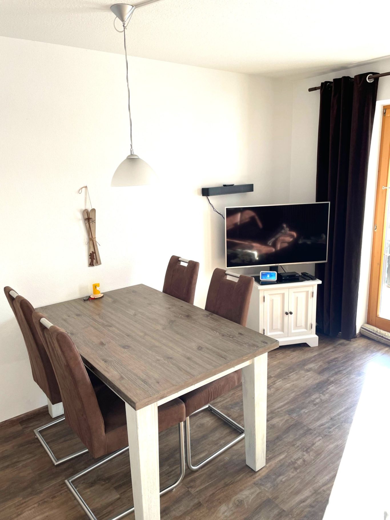 Esstisch für 4 Personen Esstisch für 4 Personen